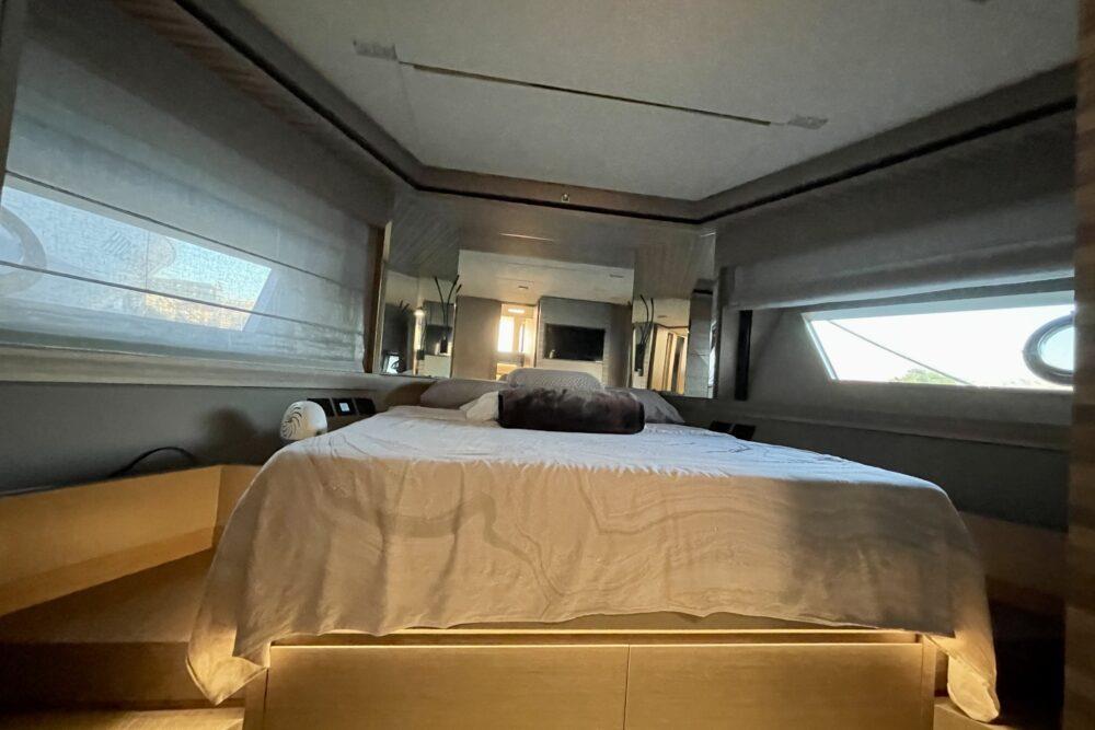 2021 FERRETTI YACHTS 670 